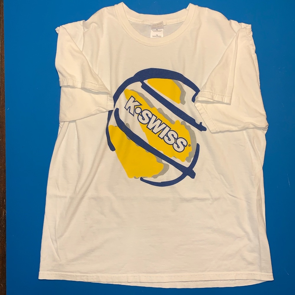 🏐 vintage K-Swiss T-shirt - Picture 2 of 4